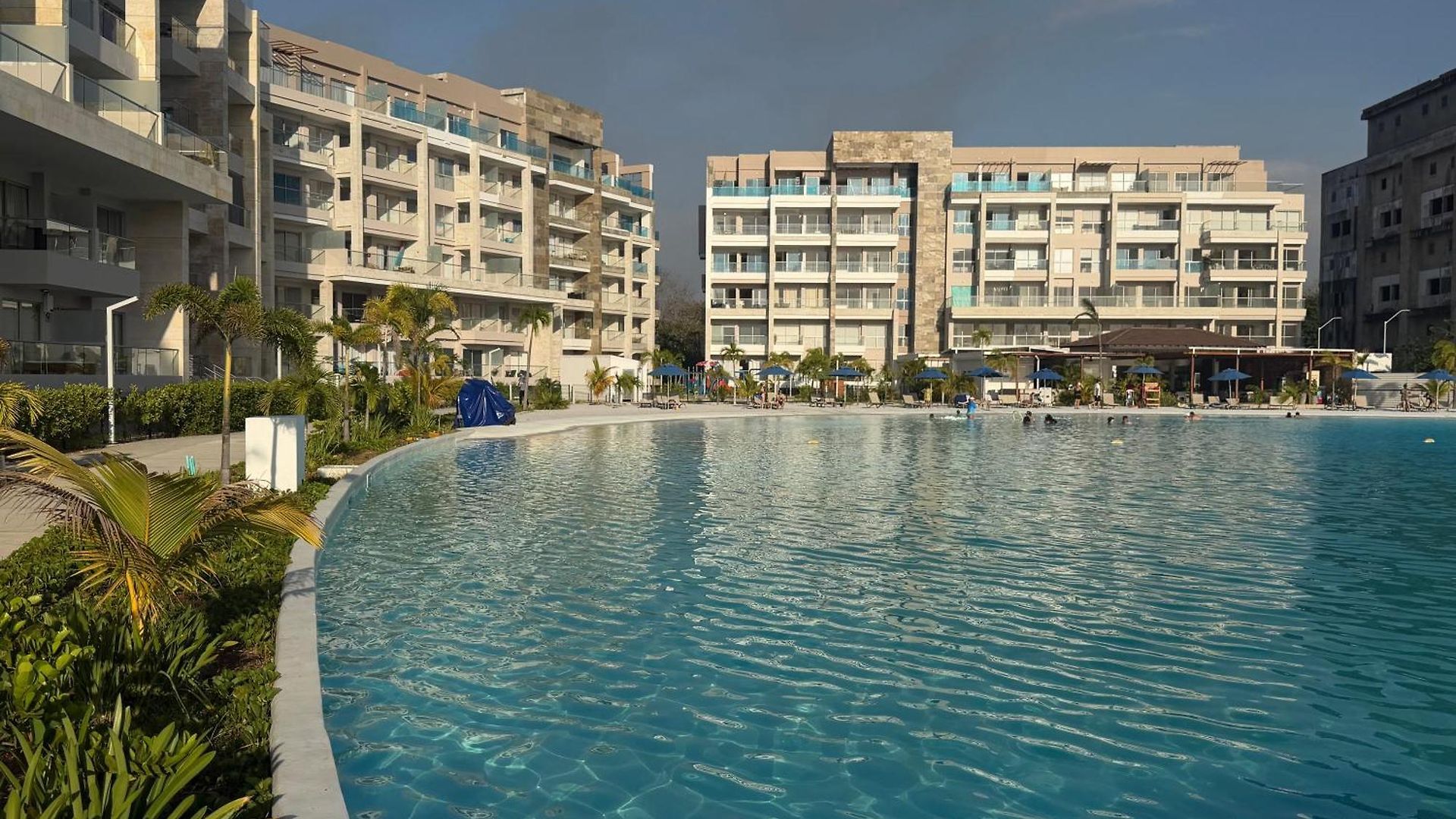 Oasis Frente A La Kristal Lagoon Apartamento *