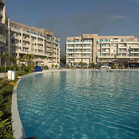 Oasis Frente A La Kristal Lagoon Apartamento *